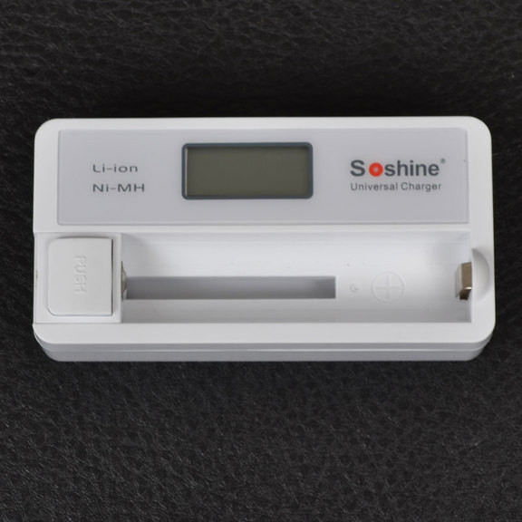 Зарядний пристрій Soshine SC-S7 із LCD дисплеєм