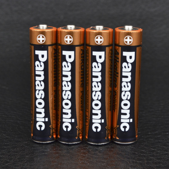 Батарейка щелочная AAA (L)R03 Panasonic Alkaline Power 1.5V, 4 шт. в блистере