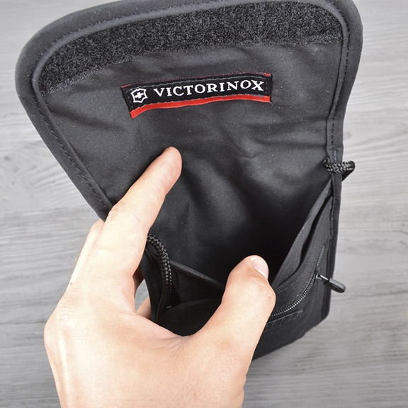 Сумка на шею с RFID защитой Victorinox Travel Accessories 4.0 Deluxe (21x14x1)