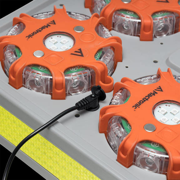 Комплект фонарей профессиональных Mactronic X-Flare (30 Lm) Red/Blue/Amber Recharg 12v/220V Magnetic