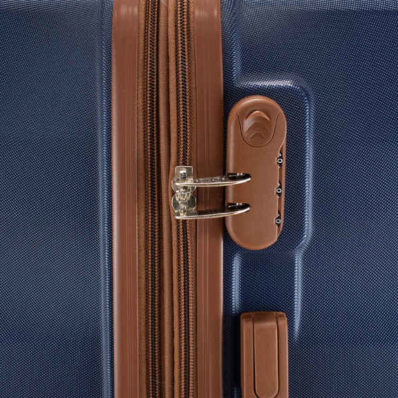 Чемодан Semi Line 28